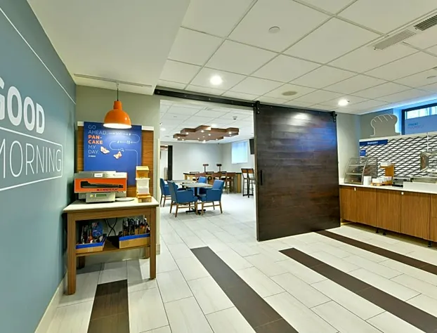 Holiday Inn Express Staten Island West, an IHG Hotel hotel detail image 2