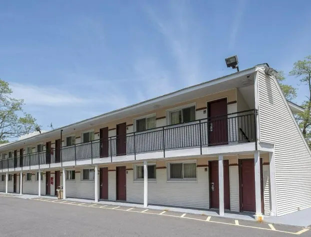 Red Roof Inn Neptune - Jersey Shore hotel detail image 3