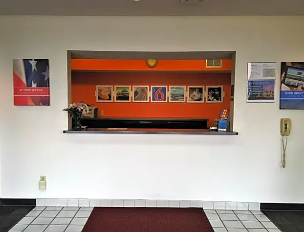 Motel 6 Saukville, WI hotel detail image 4