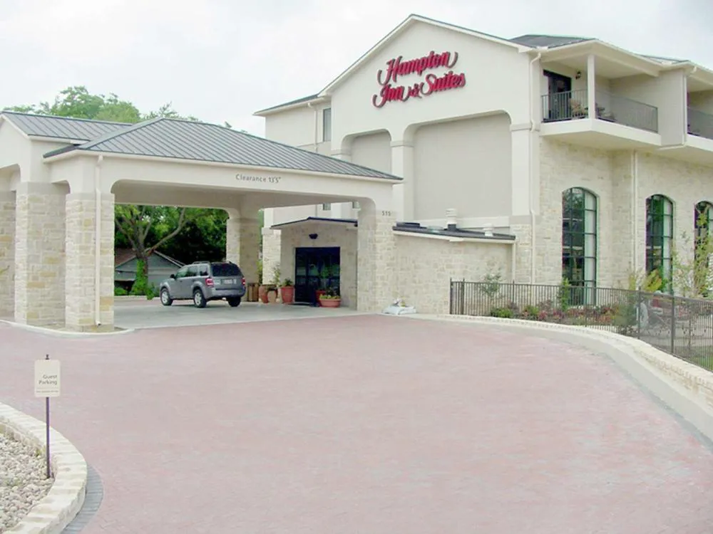 Hampton Inn & Suites Fredericksburg hotel hero
