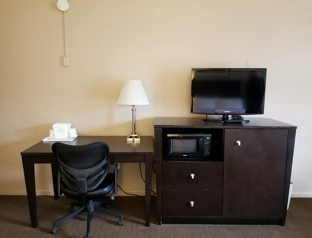 Ramada by Wyndham Washington hotel detail image 1