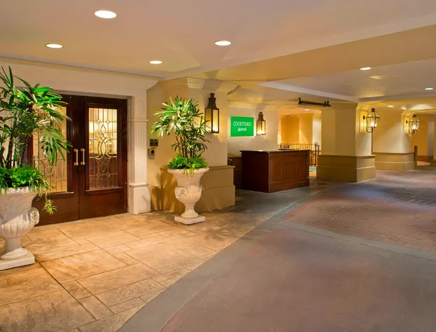 Courtyard by Marriott New Orleans French Quarter/Iberville hotel detail image 1