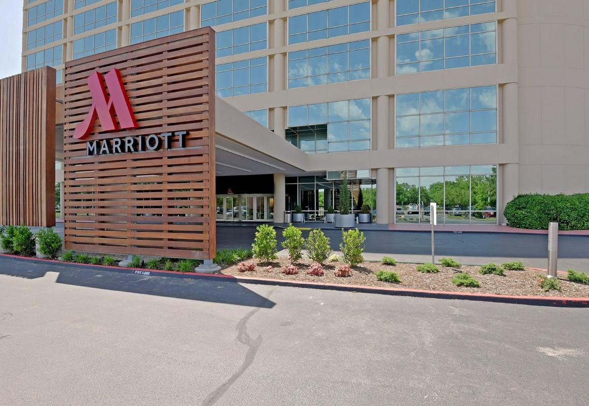 Marriott Tulsa Hotel Southern Hills hotel hero