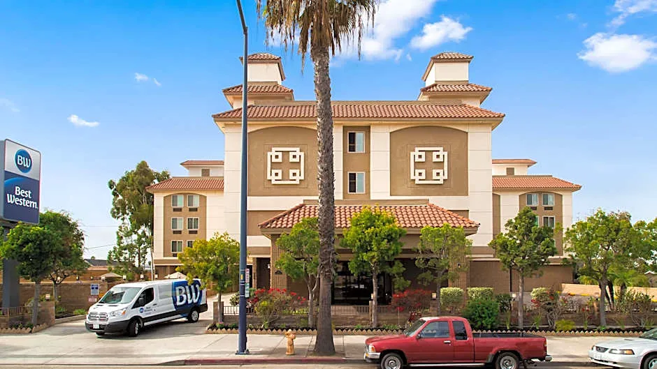 Long Beach hotel hero