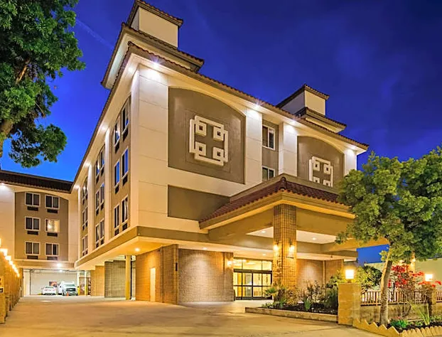 Long Beach hotel detail image 2