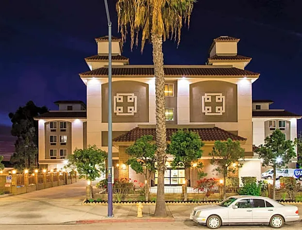 Long Beach hotel detail image 3