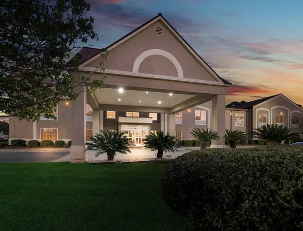 Red Roof Inn & Suites Albany, GA hotel detail image 1