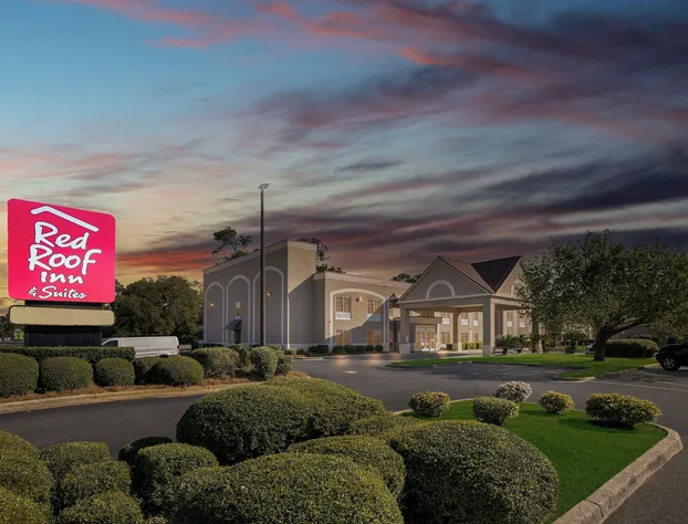 Red Roof Inn & Suites Albany, GA hotel detail image 2