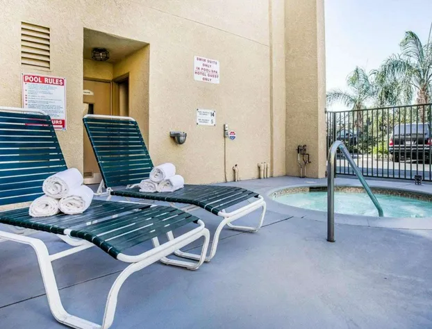 California Inn and Suites Bakersfield hotel detail image 3