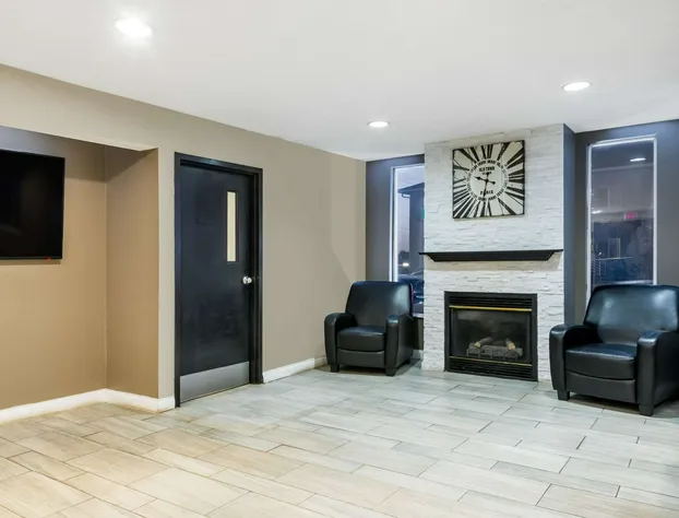 Super 8 by Wyndham Indianapolis/NE/Castleton Area hotel detail image 2