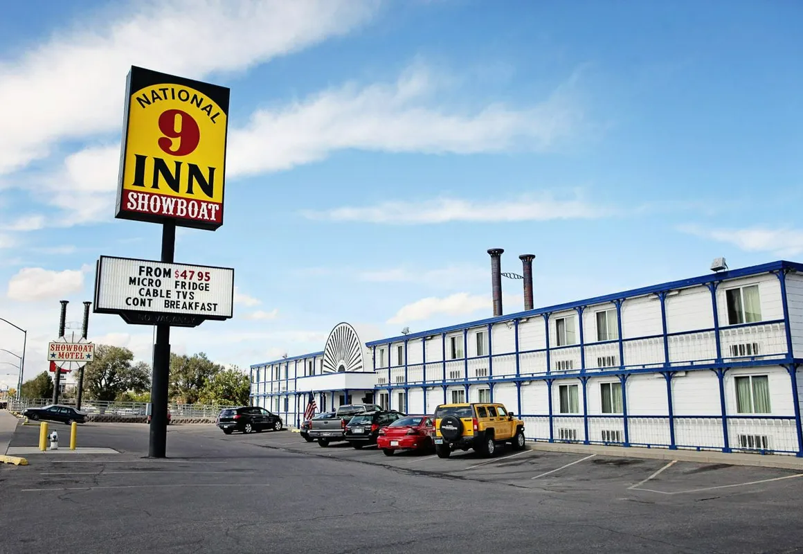 National 9 Casper - Showboat hotel hero