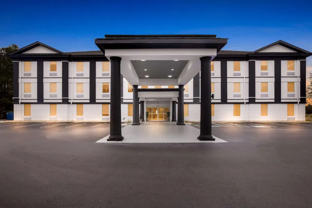 Sonesta Essential Savannah hotel hero