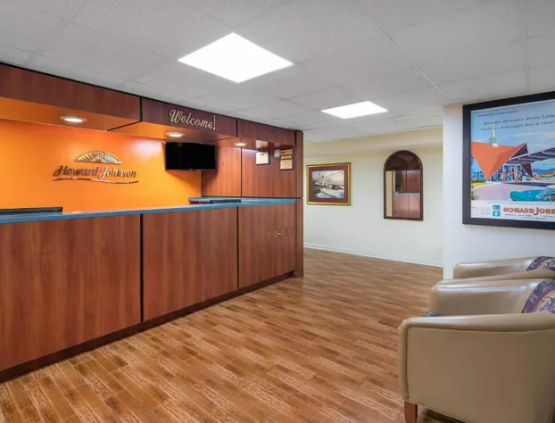 Howard Johnson by Wyndham Savannah GA hotel detail image 2