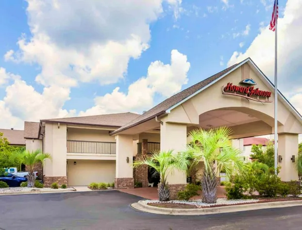 Howard Johnson by Wyndham Savannah GA hotel detail image 2