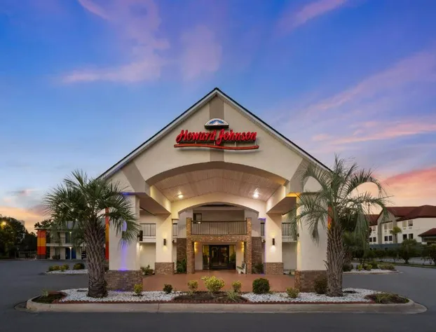 Howard Johnson by Wyndham Savannah GA hotel detail image 3