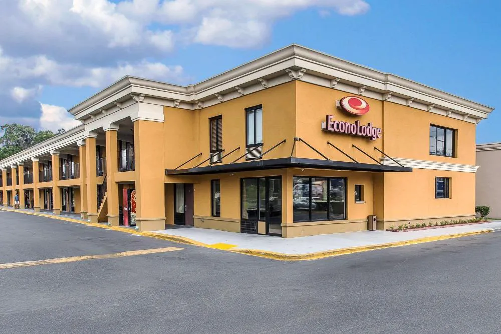 Econo Lodge Savannah Midtown hotel hero