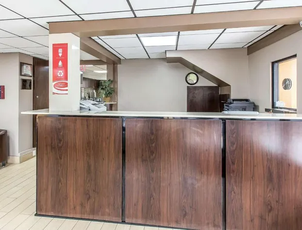 Econo Lodge Savannah Midtown hotel detail image 3