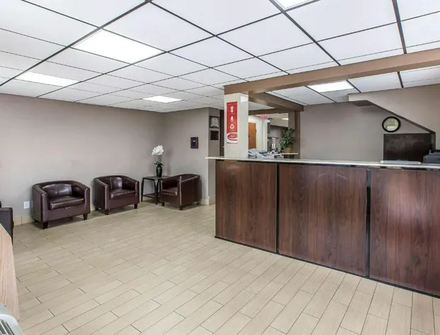 Econo Lodge Savannah Midtown hotel detail image 4