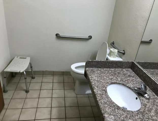 Econo Lodge Savannah Midtown hotel detail image 4