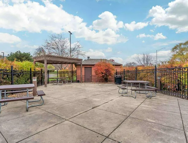 Extended Stay America Suites Chicago Lombard Yorktown Center hotel detail image 2