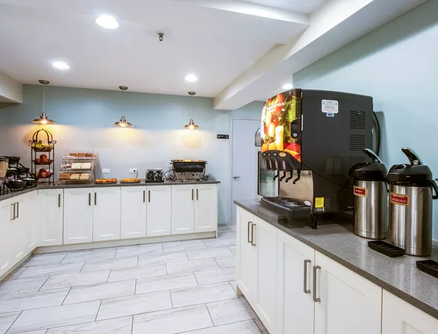 Red Lion Inn & Suites Seaside hotel detail image 4