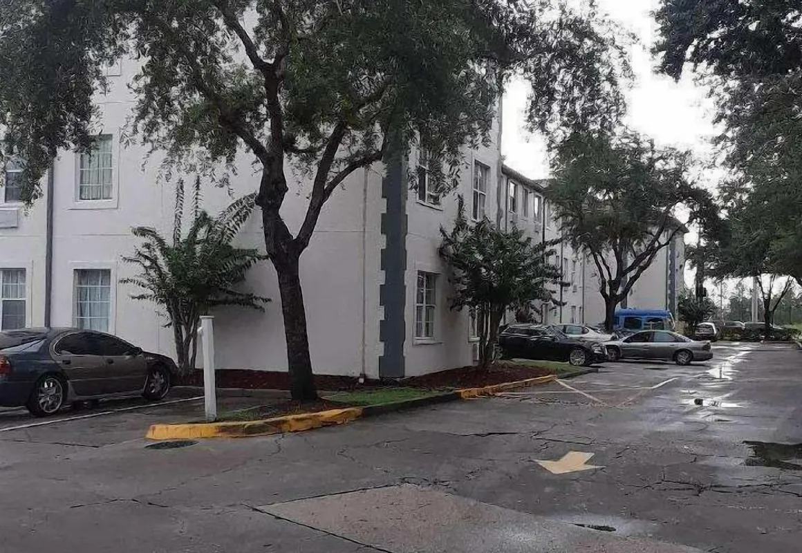 Intown Suites Extended Stay Orlando FL - Presidents Dr hotel hero