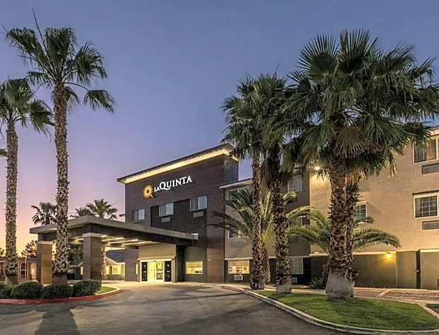 La Quinta Inn & Suites by Wyndham Las Vegas Nellis hotel detail image 3