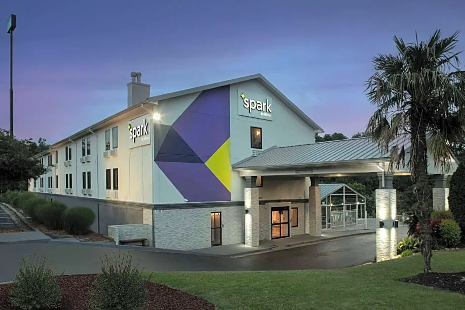 Spark by Hilton Atlanta Cumberland Ballpark hotel hero