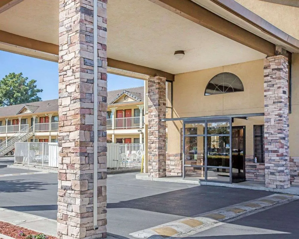 Quality Inn & Suites Woodland - Sacramento Airport hotel hero