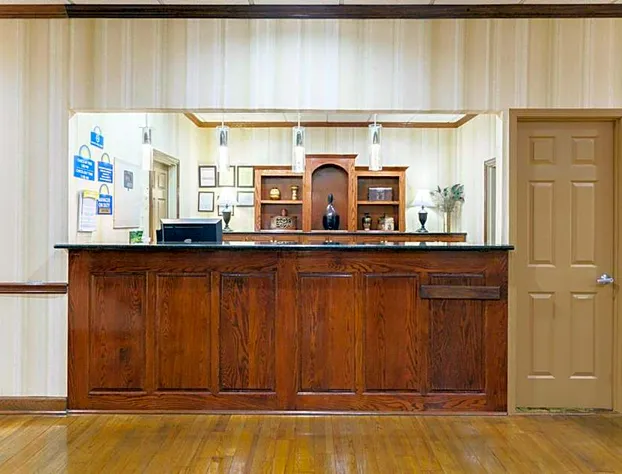 Days Inn & Suites by Wyndham Tucker/Northlake hotel detail image 2