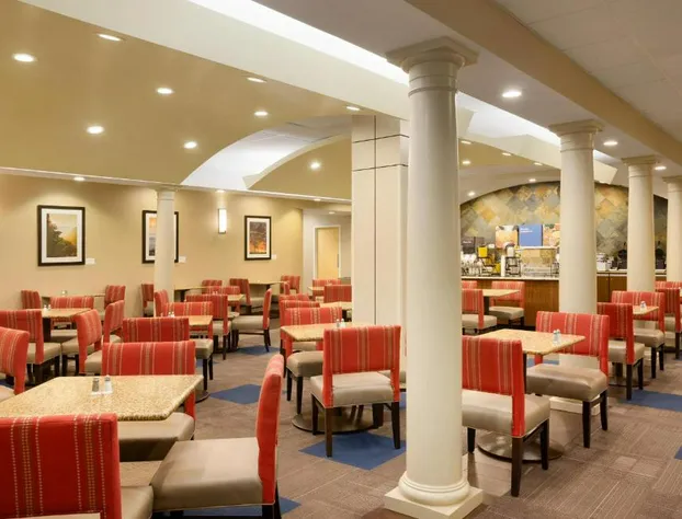 Comfort Inn & Suites Presidential - Downtown Little Rock hotel detail image 4