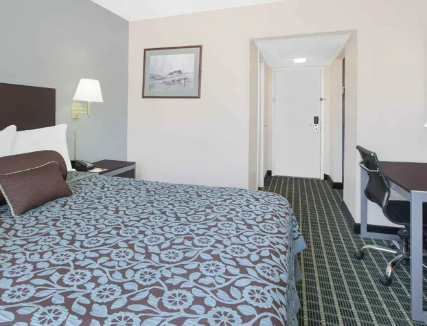 Days Inn by Wyndham Market Center Dallas Love Field hotel detail image 3