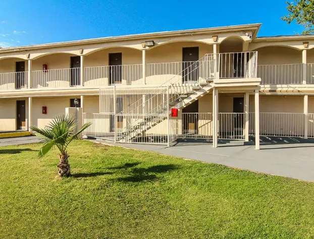 Days Inn by Wyndham Market Center Dallas Love Field hotel detail image 1