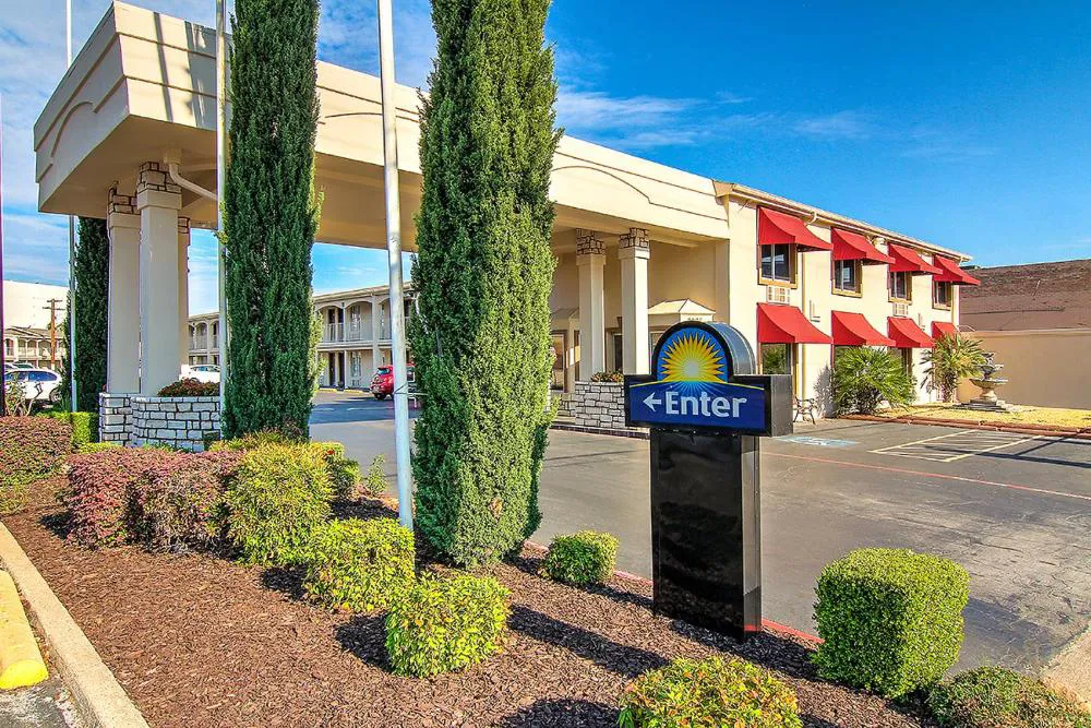 Days Inn by Wyndham Market Center Dallas Love Field hotel hero