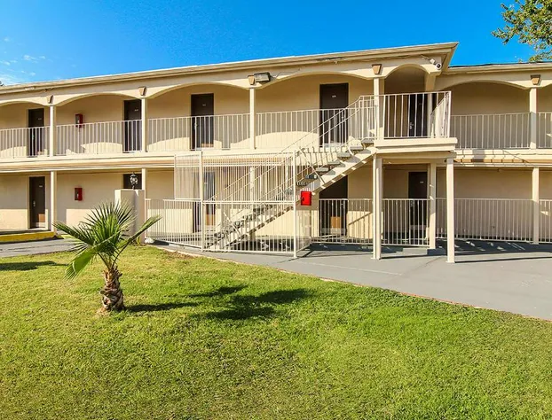 Days Inn by Wyndham Market Center Dallas Love Field hotel detail image 1