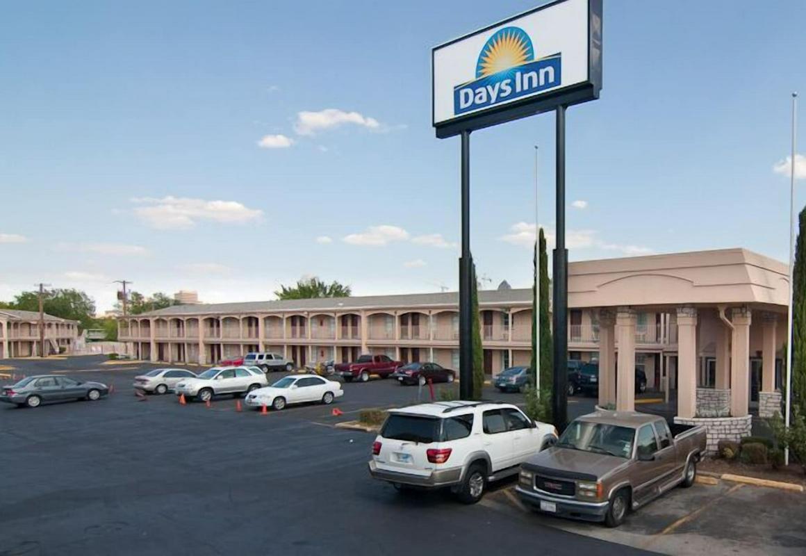 Days Inn by Wyndham Market Center Dallas Love Field hotel hero