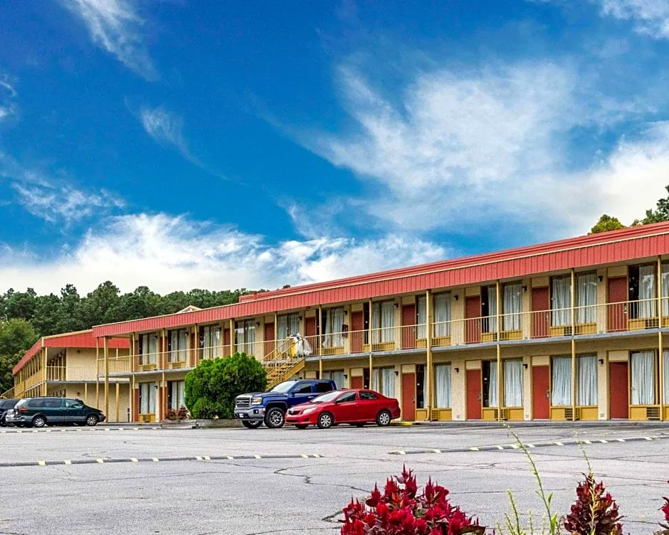 Econo Lodge Petersburg - Fort Lee hotel hero