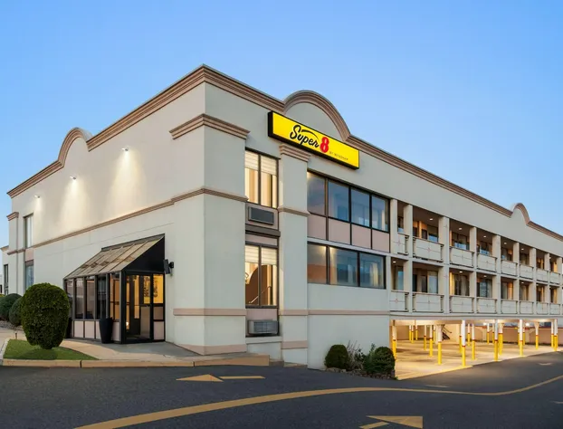 Super 8 by Wyndham Meadowlands hotel detail image 1