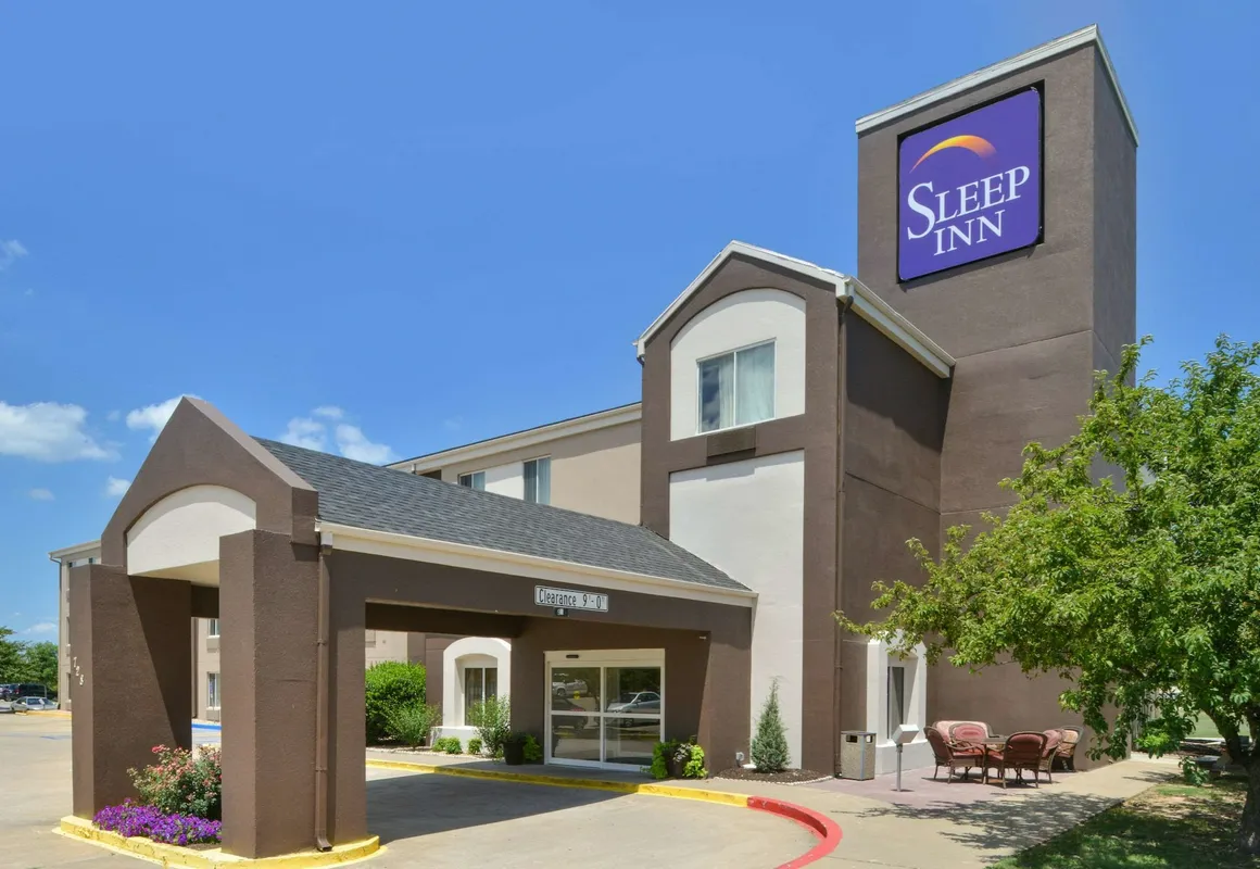 Sleep Inn Fayetteville North hotel hero