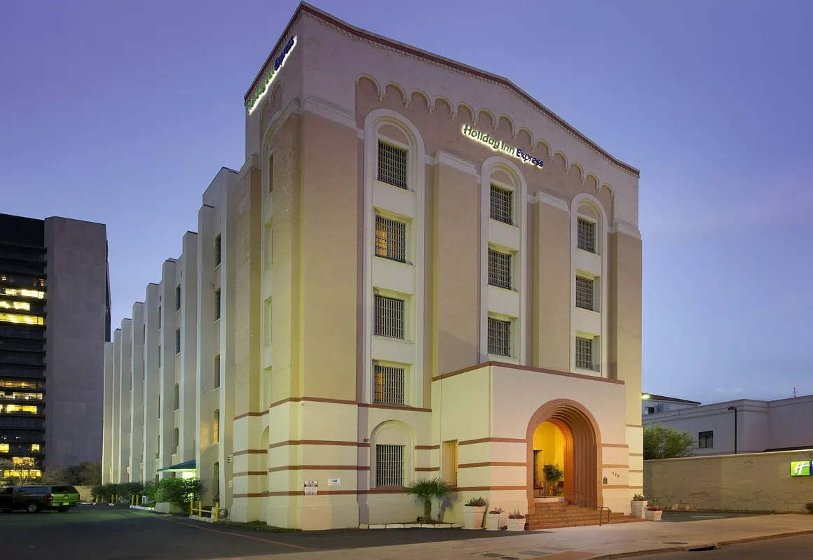 Holiday Inn Express San Antonio N-Riverwalk Area by IHG hotel hero