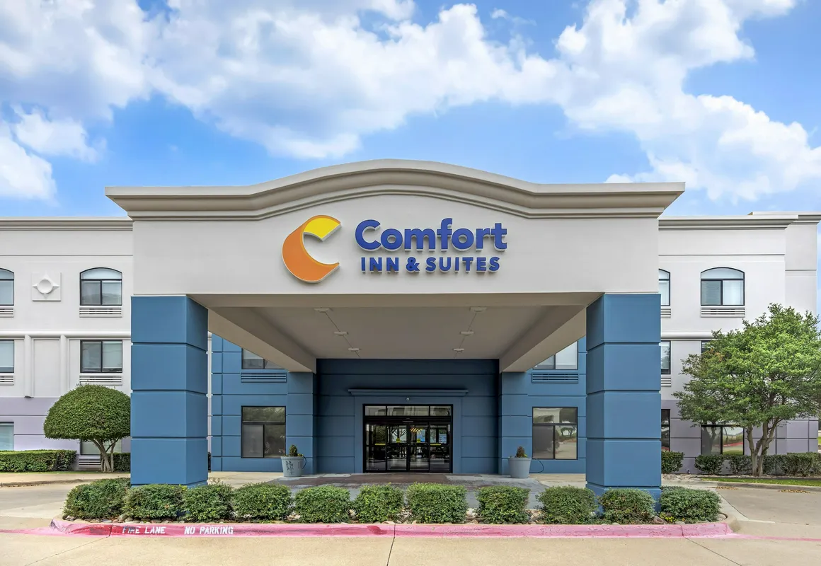 Comfort Inn & Suites Irving Las Colinas DFW hotel hero