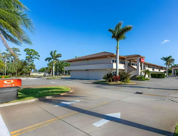 Econo Lodge Vero Beach - Downtown hotel detail image 3