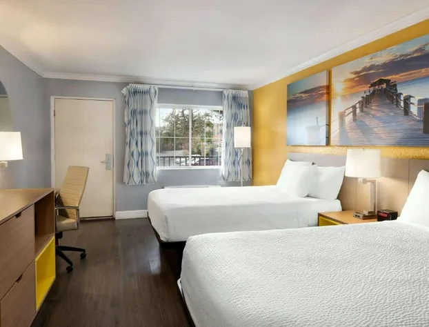 Days Inn by Wyndham Pensacola - Historic Downtown hotel detail image 3