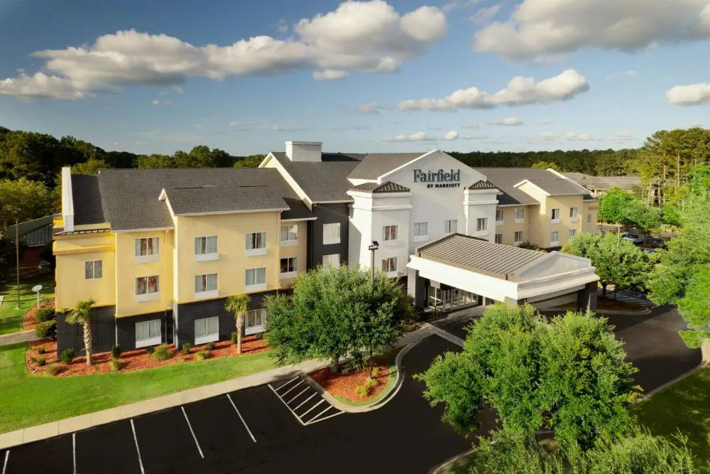Fairfield Inn & Suites Charleston North/University Area hotel hero
