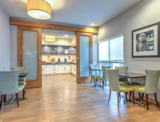 Hampton Inn Phoenix-Midtown-Downtown Area hotel detail image 2