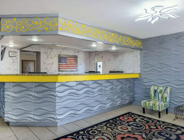 Days Inn & Suites by Wyndham Fort Bragg/Cross Creek Mall hotel detail image 4