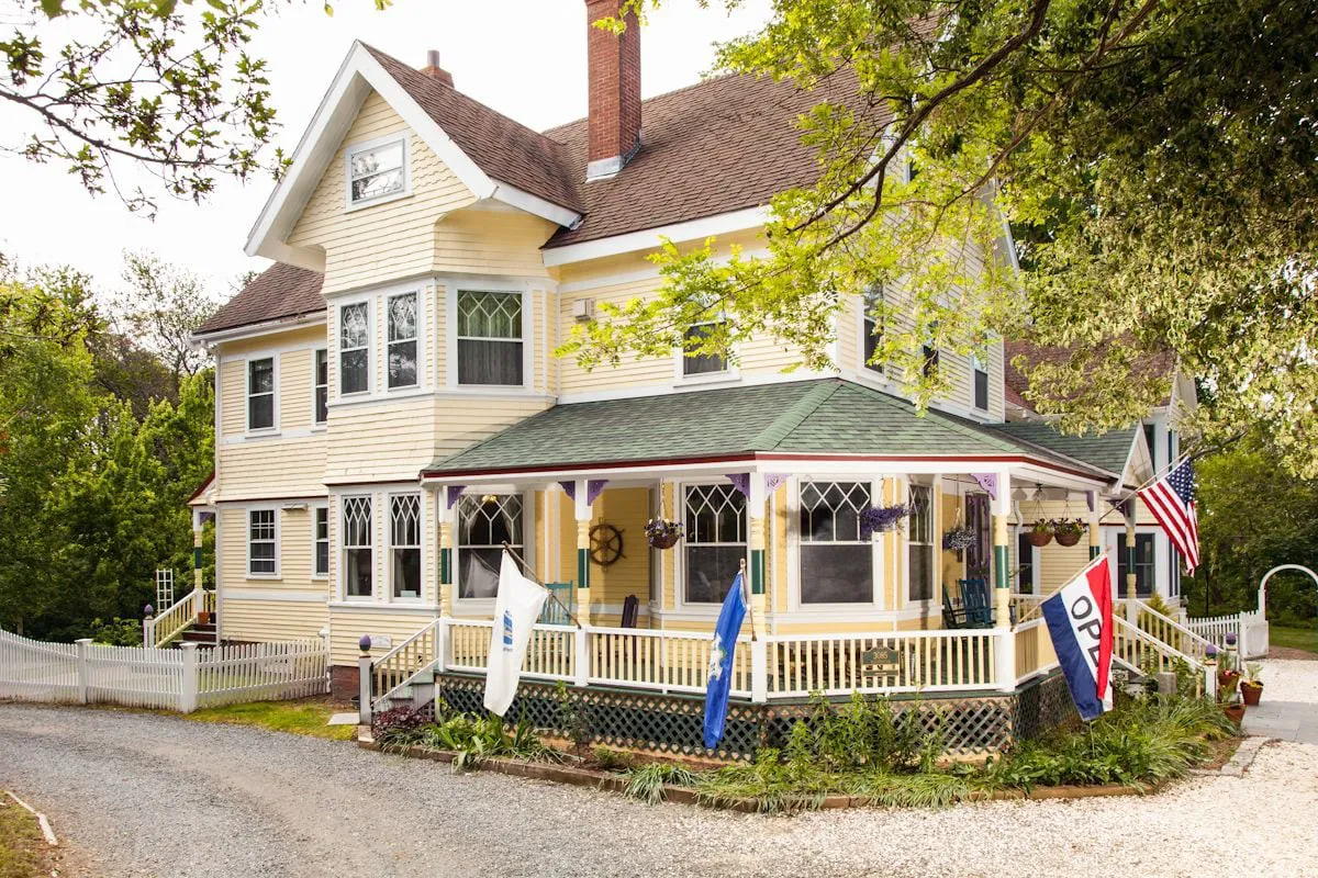 The Inn at the Oaks hotel hero