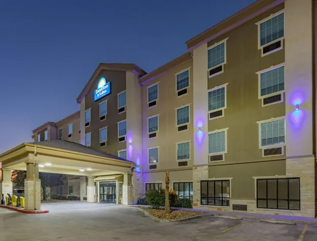 Days Inn & Suites by Wyndham San Antonio near Frost Bank Center hotel detail image 1