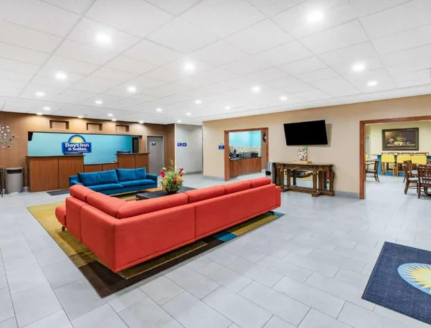 Days Inn & Suites by Wyndham San Antonio near Frost Bank Center hotel detail image 3