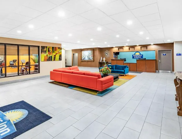 Days Inn & Suites by Wyndham San Antonio near Frost Bank Center hotel detail image 4